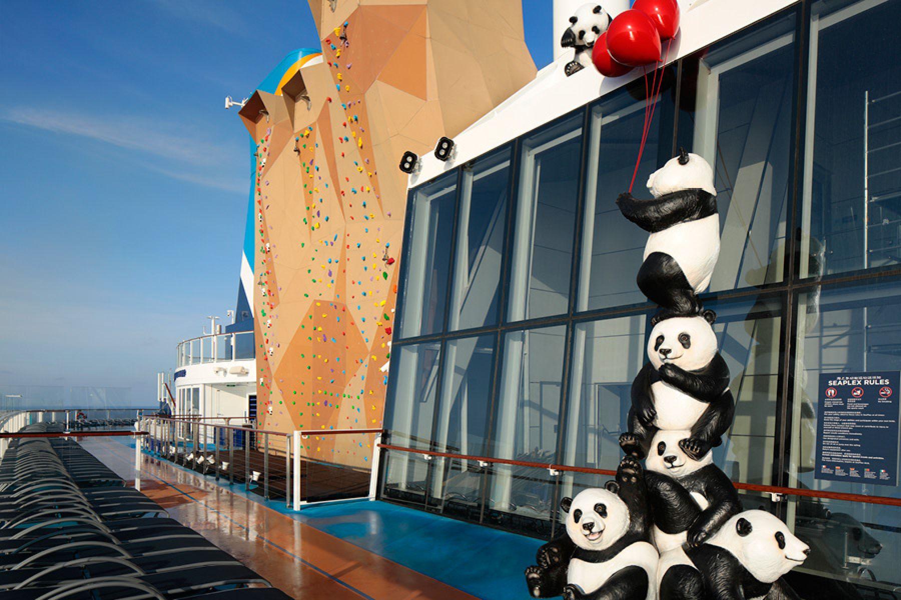 Панды на Spectrum of the Seas